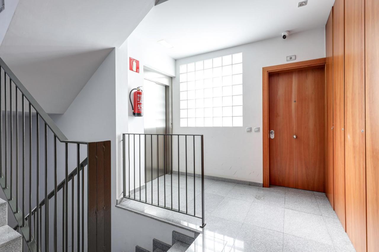 Urban Flats Vallirana Barselona Dış mekan fotoğraf