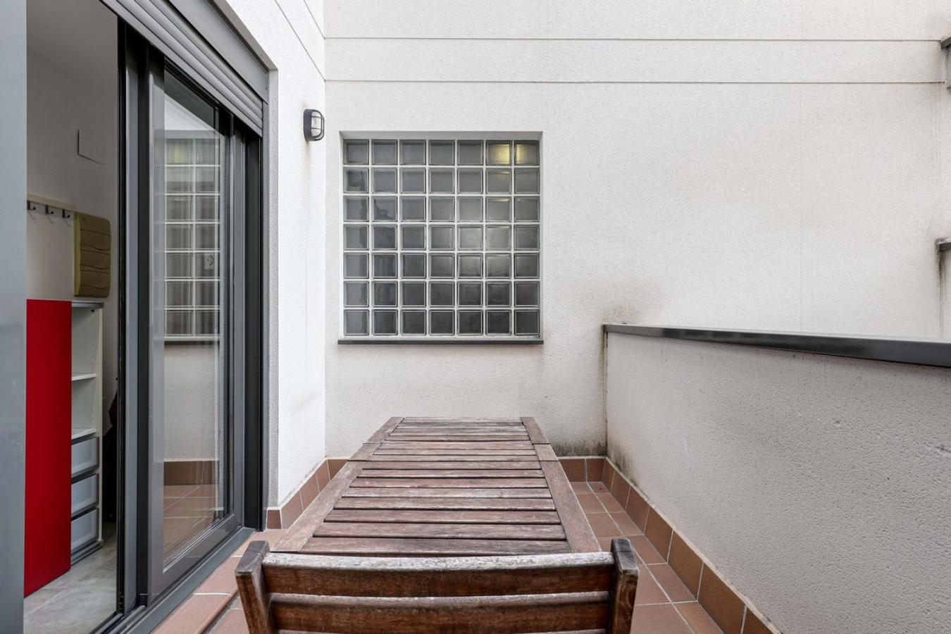 Urban Flats Vallirana Barselona Dış mekan fotoğraf