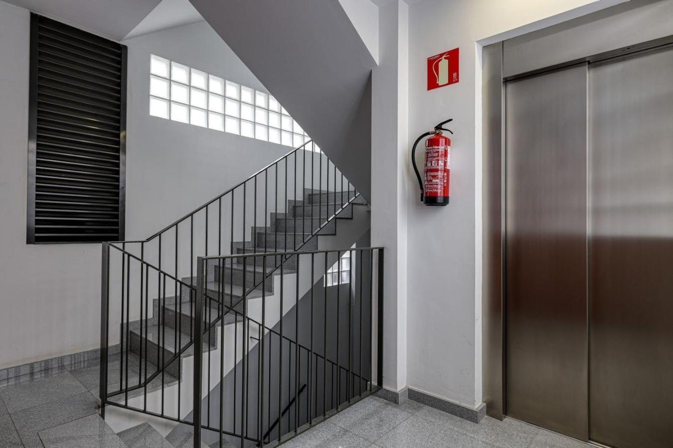 Urban Flats Vallirana Barselona Dış mekan fotoğraf