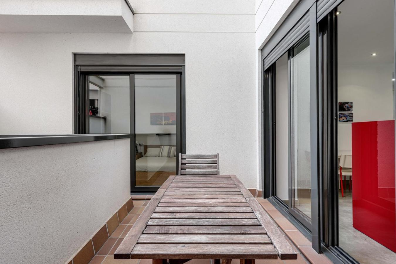 Urban Flats Vallirana Barselona Dış mekan fotoğraf