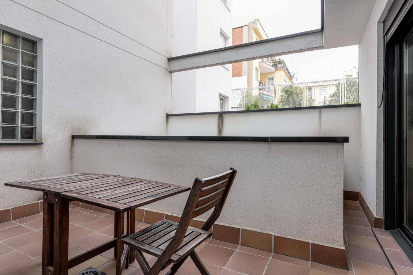 Urban Flats Vallirana Barselona Dış mekan fotoğraf