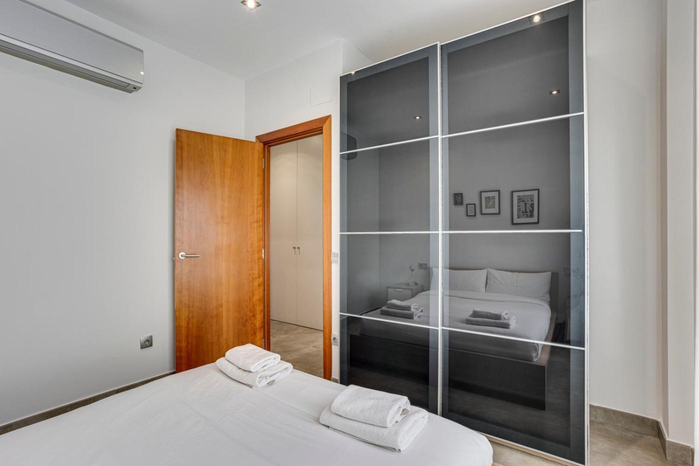 Urban Flats Vallirana Barselona Dış mekan fotoğraf